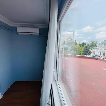 Апартаменты Elegant 3-bedroom Unit Near To Fatih Mosque. Стамбул
